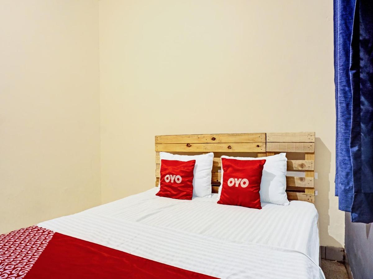 Oyo 91658 Luci'S House Hotel Jakarta Luaran gambar